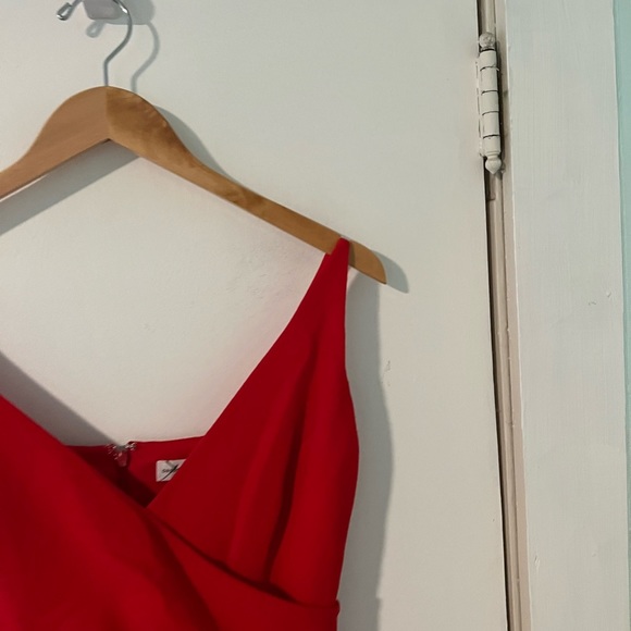 Dress the Population Ruffle Solange Dress in Rouge - Picture 6 of 13